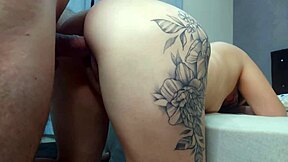 esposa traidor fode o amigo de seu marido enquanto ele sai, big ass latina moaning in rough homemade banging