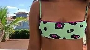 gostosa com a boceta saltando para fora em cena brasileira com teen argentina.