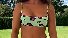 gostosa com a boceta saltando para fora em cena brasileira com teen argentina.