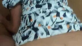 petin aviomiestä naapurin kanssa lyhyessä hameessa mehevää pillua