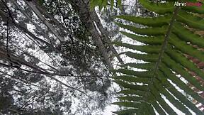 Loira Gostosa Gets Lost In Woods On Way To Halloween Party And Enjoys Cum From Lenhador - Aline Novak