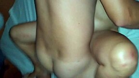 KARINA CASADA Sozinha No Motel Com DOIS MACHOS For Creampie Threesome!