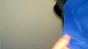 Gemendo alto fudendo de salto nas escadas - liberei tudo