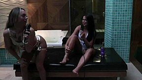 Bianca Demarchi Starts Porn Journey with Pistolinha Licking Umbigo in Bathroom