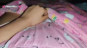 me meto los dedos antes de ir a la universidad me gusta ir mojada para seducir al docente con mi coñito humedo