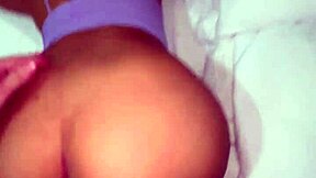 Ella tiene ganas de follarme y me convenció enviándome una foto desnuda en whatsapp, leading to hardcore doggystyle with petite brazilian girlfriend.