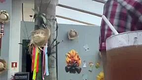 Boate Liberal Dei No Sal�o Na Frente De Todo Mundo