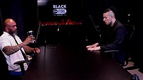 Sexo anal brings nothing but pain in her first session that's funny when teaching a husband