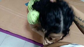 hermanastro pervertido se masturba por celos al ver a su pequena hermanastra hablando con su novio por telefono y la castiga