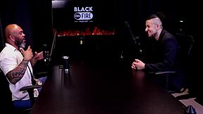 Sexo anal brings nothing but pain in her first session that's funny when teaching a husband