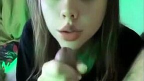 Girl sucks dick on snapchat