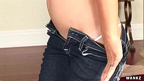 Watch Sandy Sweet Explode With Her Vibrator Orgasm! Petite Teen Wanking Wild!