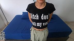 Oh dios ella es legal con hairy pussy