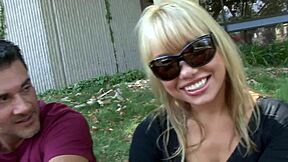 blonde babe gets wet pussy licked in cameltoe bikini