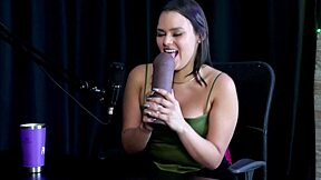 morena faz boquete e mostra peitos após fisting e sexo anal 😏