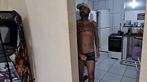 Minha Meia-Irmã Estuda Sem Calcinha