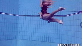 Lucy slowly takes off her bikini while teasing in the pool underwater 😘🏊