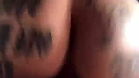 chupando a buceta da rabuda e ela sentando de costas in amateur interracial doggystyle quickie with big ass latina