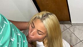 Ayudando A Mi Hijastra A Estudiar Cuando Estamos Solos En Casa