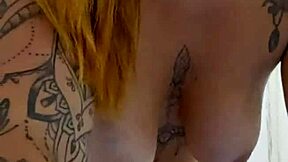 quero rebolar minha bunda em uma rola bem grossa pra abri meu cuzinho pro corno come