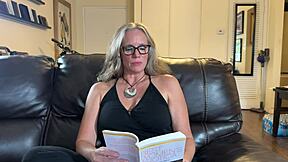 Nina Nite Reads for You