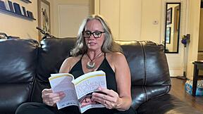 Nina Nite Reads for You