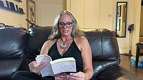 Nina Nite Reads for You