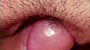 Me puse tan caliente que termine gimiendo y me escucharon los vecinos