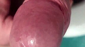 Petite quick handjob session 😏