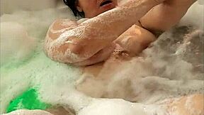 I gave golden shower to BBW Latin MILF in bath 😏  