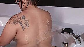 I gave golden shower to BBW Latin MILF in bath 😏  