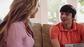 Myslíš, že nevlastní máma chce tvoje velký prsa na tittyfuck a deepthroat?