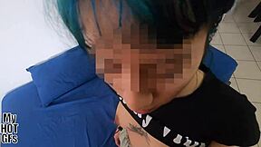 apenas legal jovencita con 18 años recién cumplidos llega para probar algo nuevo en casting pov.