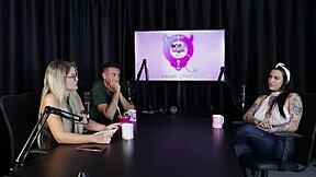 Lexi Mallet Likes Sloppy Blowjob Reverse Gangbang Fetishes Inversion Sheer Red