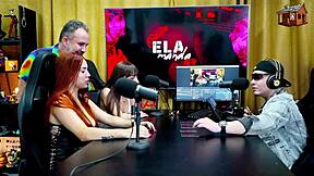 Binho ted chupa bem gostoso a buceta rosa da ninfeta na mesa do podcast o ruan fica sem palavras podcast pepum no barraco ela manda with brazilian brunette kissing and pussy licking