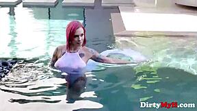Redhead MILF Anna Bell Peaks hates being bossed around