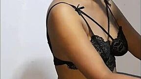 Negrita flaca mamadora saca la leche de tremenda verga with her cute Colombian brunette skills!