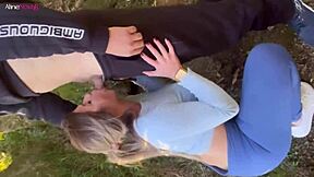 Loirinha Mamando Gostoso No Mato - Aline Novak