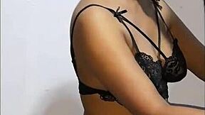 Negrita flaca mamadora saca la leche de tremenda verga with her cute Colombian brunette skills!