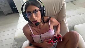 Hey, can this nerdy gamer girl fuck her stepbrother with creampie in missionary?