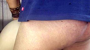 An 18 year old babe gets a close up creampie from a huge monster cock in homemade sex