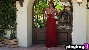 i'm all natural milf angel constance stripping naked outdoor