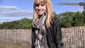 Lovely 18-year-old Vicky tries porn casting