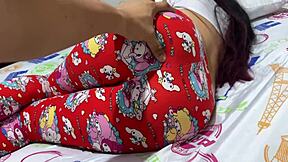 Mi Hijastra De 18 Años Shows Off Her Huge Delicious Ass