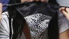 hey check out this jovencita flashing her calzones on cam in naughty teen voyeur style