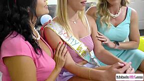 Teen licked by big tits lesbian stepmoms