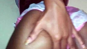 Lola dances and strips in sexy moves – watch her undress! 🔥💃