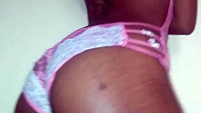 Lola dances and strips in sexy moves – watch her undress! 🔥💃