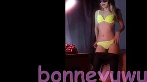 bonneyuwu dances cutely in panties and skirt