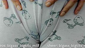 camel toe on curvy latina milf spreading big pussy lips and clit solo 😏